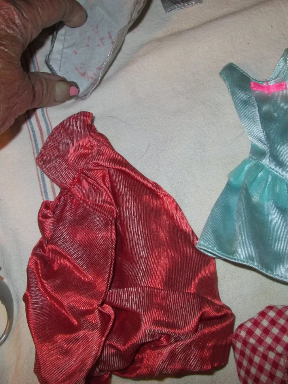 Vtg late 70s early 80s lot of Barbie clothes and accesories